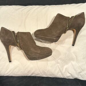 Vince Camuto suede heels size 38.5